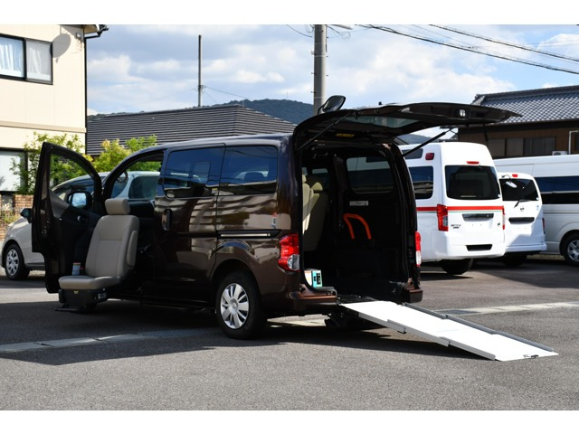 NV200バネットバン 1.6 チェアキャブ 車いす1名仕様 専用サードシート有 