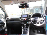 運転席にはシート上下アジャスターが装備されており、お好みの高さに調節することが可能です!