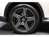 メルセデスの認定中古車「サーティファイドカー」では、万一お車が故障した場合も、ご購入後1年間もしくは2年間※は走行距離にかかわらずメルセデス・ベンツ正規サービスネットワークで無料修理いたします