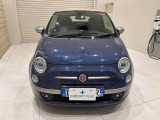 丸めのヘッドライトに愛嬌のある可愛らしいフロントマスクが特徴のFIAT500