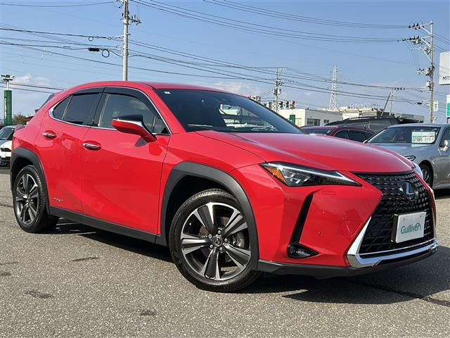 UX250h バージョンL 4WD本革シート