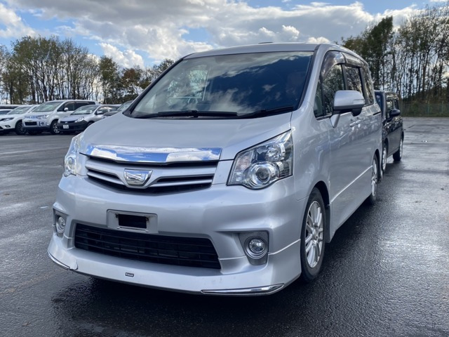 ノア2.0 Si 4WDサンルーフ・ナビ・社外エアロ・ETC