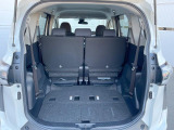 後席を格納すると、これだけの広さが!シーンに合わせたシートアレンジで、大きな荷物も積むことが出来ます♪