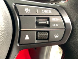 クルーズコントロールを装備しています。高速道路などで一定の速度で走ってくれるので運転が楽ですよ!速度を設定できますので、スピードの出しすぎにも注意できます。