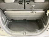 使い勝手のいい荷室!フロア下にも収納スペースあり♪
