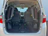 後席を格納すると、これだけの広さが!シーンに合わせたシートアレンジで、大きな荷物も積むことが出来ます♪