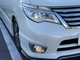 【LEDヘッドライト】悪天候や夜間走行時も良好な視界を確保し安心して運転できる高輝度LEDヘッドライトを装備!点灯速度が早く、消費電力も抑えられています。