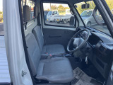 当店は新車・中古車に加え、車検整備、各種整備、鈑金、自動車保険とお車に関してトータルでサポートさせていただいております