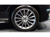 メルセデスの認定中古車「サーティファイドカー」では、万一お車が故障した場合も、ご購入後1年間もしくは2年間※は走行距離にかかわらずメルセデス・ベンツ正規サービスネットワークで無料修理いたします