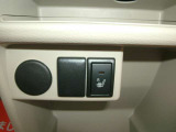 シートヒーター装備!運転席にはヒーターを座面に内蔵。