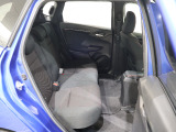 2列目シートも足元はゆったりしており快適にお座り頂けます!チャイルドシートの取り付けにも対応しており、後部座席にお乗りの方も楽しく広々と使用できます!!