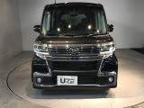 フロントマスクは個性もいっぱい! 人気の車です。