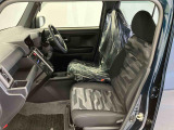 フロントシートです。ゆったり運転ができます。長距離ドライブもラクラク♪♪