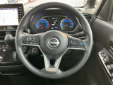 ハンドルは軽やかに回り、気持ちよく運転が出来ます。プロパイロット付きで、運転をサポートします。