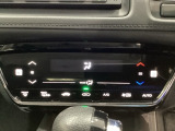 オートエアコンがついてますので簡単操作で快適に過ごせます。シートヒータースイッチ内蔵で前席の左右別々に温度設定ができます。