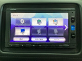 ナビゲーションはフルセグTV対応のGathers純正メモリーナビを搭載しています。Bluetoothオーディオ機能がありますので、スマートフォンなどの音楽も再生できます。