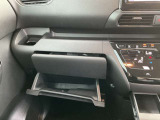 収納もバッチリ!小物が散乱しがちな車内もスッキリさせる事ができますね♪