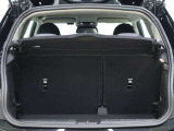 全面をファブリック処理したトランクルームはリアシートを倒す事でラゲージスペースの拡大が可能です。