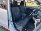 自社整備工場併設! 納車整備からアフターフォローまでお任せください。 車検や定期点検、オイル交換はもちろん、ナビやドラレコ、バックカメラ、ETC等の取り付けも当店にお任せください。