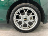 品質へのこだわり!専門のカークリーニング業者さんに依頼をして徹底的に内装・外装をキレイにしてもらっております。外装は磨きもしてもらっていますのでピカピカですね☆