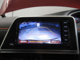 バックガイドモニターで、後方を確認しながら安心して駐車することができます。運転初心者も熟練者も必須の機能ですよ!