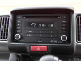 純正CD一体 AM/FM電子チューナーラジオを装備しております♪
