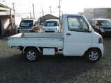 4WD、5速MT、エアコン、パワステ、ハイ、ロー切替付き!ご来店の際は、在庫確認の上お越しくださいますようお願いします。