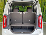 普段のお買い物や通勤、送迎等に十分な荷室スペースを確保しております。セカンドシートを倒すと、大きな荷物の積載も可能です♪