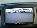バックカメラ装備しております。駐車時に大変役に立ちますよ♪駐車が苦手な方にも便利機能です♪