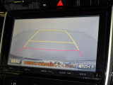 バックモニターも装備しております。バックギアに入れるとナビ画面に車の後方が映し出されます。これで後方確認も安心!