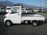 4WD、5速MT、エアコン、パワステ、ハイ、ロー切替付き!ご来店の際は、在庫確認の上お越しくださいますようお願いします。