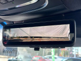 【デジタルインナーミラー】後席の大きな荷物や同乗者で後方が確認しづらい時でも安心!カメラが撮影した車両後方の映像をルームミラー内に表示。クリアな視界で状況の確認が可能です!