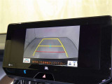 バックモニターも装備しております。バックギアに入れるとナビ画面に車の後方が映し出されます。これで後方確認も安心!