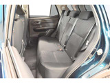 中古車をキレイで気持ちよくお乗りいただけるよう、エンジンルームからシートを外した洗浄まで、目に見えない部分も徹底的に洗浄しています!
