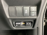 Hondaセンシング用の、VSA解除とレーンキープアシストシステムのメインスイッチなどはハンドルの右側に装備しています。その下にETC2.0がついています。高速道路の料金所の通過も楽々です。