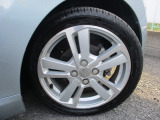 アルミホイールを装備しております。