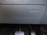 ニー(膝部)エアバックは運転席正面下からの衝撃を軽減します♪♪