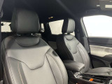 全国のジープ正規ディーラーでご使用いただける認定中古車保証が付きます。メンテナンス等、お近くのジープ正規ディーラーにて行うことができますので安心してお乗りいただけます。
