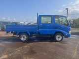 当社は軽自動車からバン、トラック、クレーン、ダンプ、重機を全国そして海外に販売している自動車会社です。