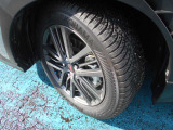 タイヤはヨコハマ製オールシーズンタイヤ付き!!タイヤ山は8〜9分山あり!!新品&スタッドレスタイヤも格安海外品から国産品まで各種取り扱えますので交換ご希望の方はお気軽にご相談下さい!!!