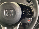 ハンドルにHondaセンシング系のクルーズコントロールやレーンキープアシストなどのスイッチが装備されています。ハンドルから手を離さず安全に操作できます。
