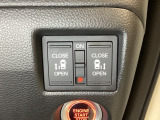 リアドアは乗り降りに便利な両側電動スライドドアです。また運転席に座っていながらスイッチ操作で自在にスライドドアを開け閉めできます。