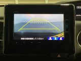 バックでの車庫入れも安心です! リアカメラが付いているバックモニター付のナビを装備しております。操作線もついており距離感も画面から確認できます。