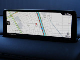 マツダコネクトの10.25インチワイドセンターディスプレイです。『Android Auto』『Apple CarPlay』や独自のコネクテッドサービスに対応したインターフェイスシステムです。