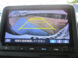 リアカメラを装備していますのでバック駐車も安心です。リバースギア連動で自動に切り替わり、車後方を表示します。