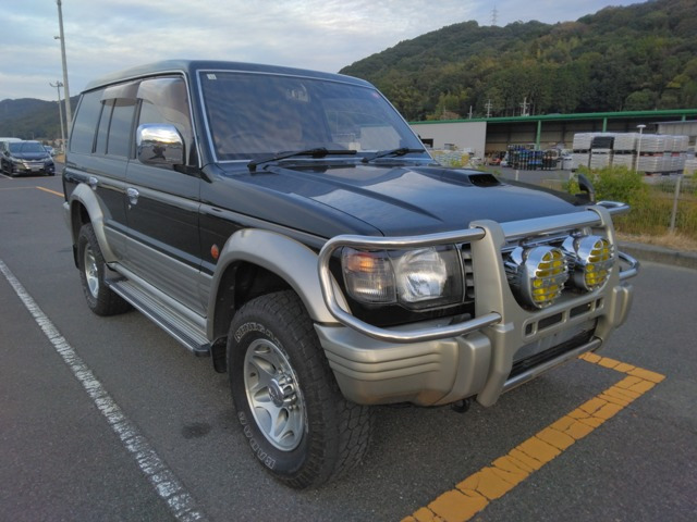 パジェロ 2.8 ミッドルーフ ワイド XR-II ディーゼル 4WD 5MT 寒冷地特別仕様車 2バ...
