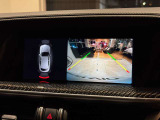 バックカメラにはガイドラインが表示されるので、まっすぐの駐車も楽々です!