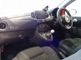 視野が広いため、左右の見切りが良く運転しやすいコックピット。