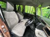 運転席シート廻りは使用感も少なく、良好な状態となっています。丁寧に使われていたことがよくわかりますね。