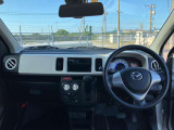 車内のパネルがホワイトで車内を明るくしてくれます☆